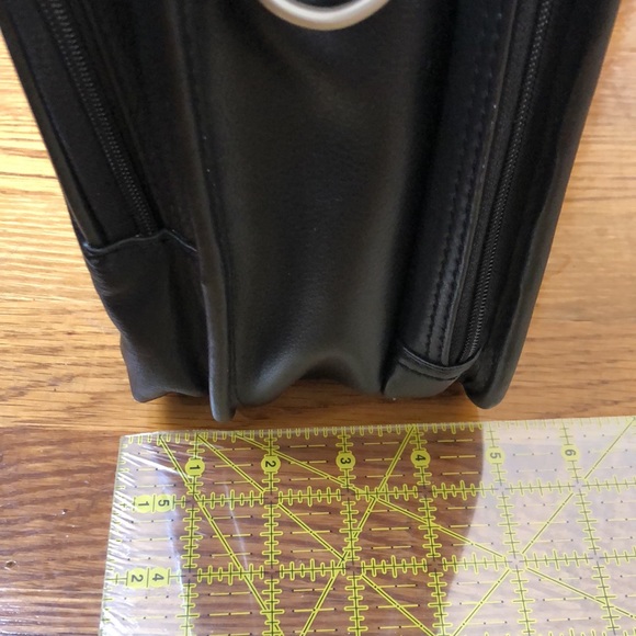 Genuine Leather Wilson’s Briefcase Never Used - Picture 4 of 16